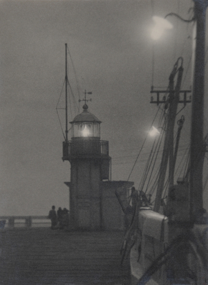 9 photographs: 
Insel Rab, 1932; 
Phare à Blankenbeurg, 1933;
 Köln Rheinbrücke, 1934;
 Grosser Saal im Rathaus in Stockholm, 1934; 
Sun Behind the Forest, 1938; 
Flaute auf dem Genfersee, 1951; 
Waterski on the Lake of Geneva, 1956; 
Schilf im Zugersee, 1957; 
Uleinj, 1973