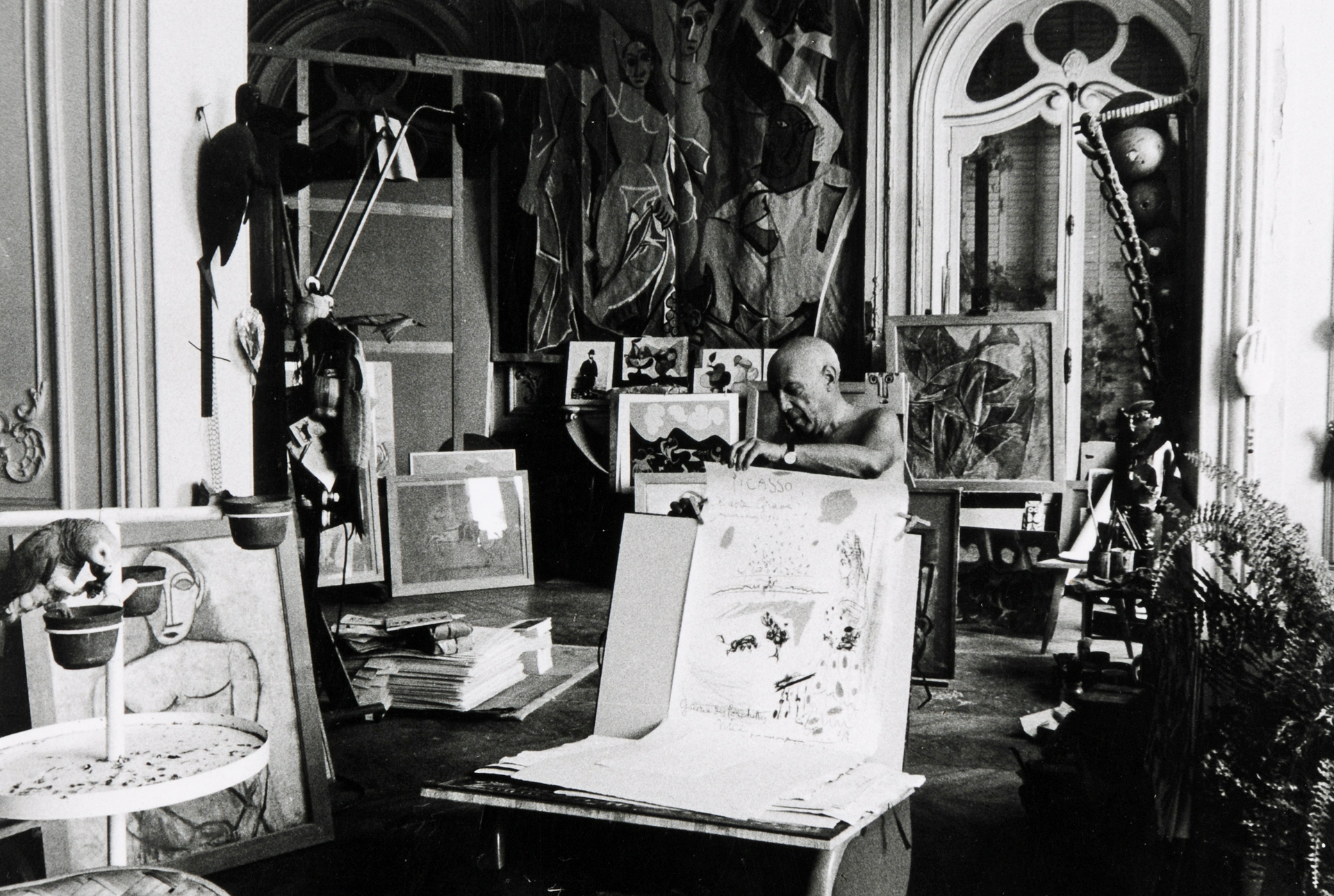 Edward Quinn, 2 photographs: 
Picasso bei der Arbeit 
in der Kapelle in Vallauris 1953; 
Picasso in der Villa La Californie bei Cannes