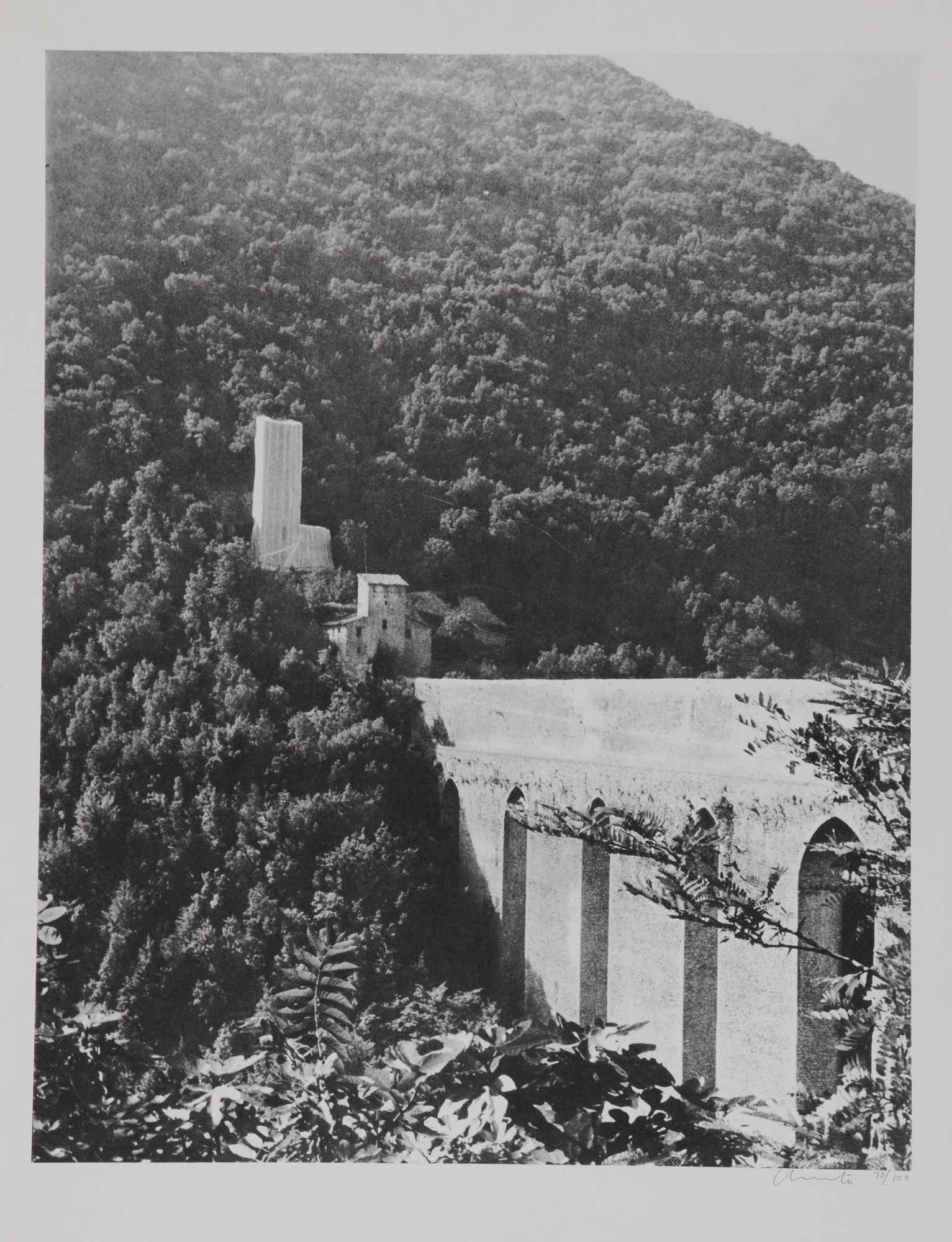 Christo, 2 Blätter aus "Packed Fountain and Packed Tower, Spoleto, 1968"