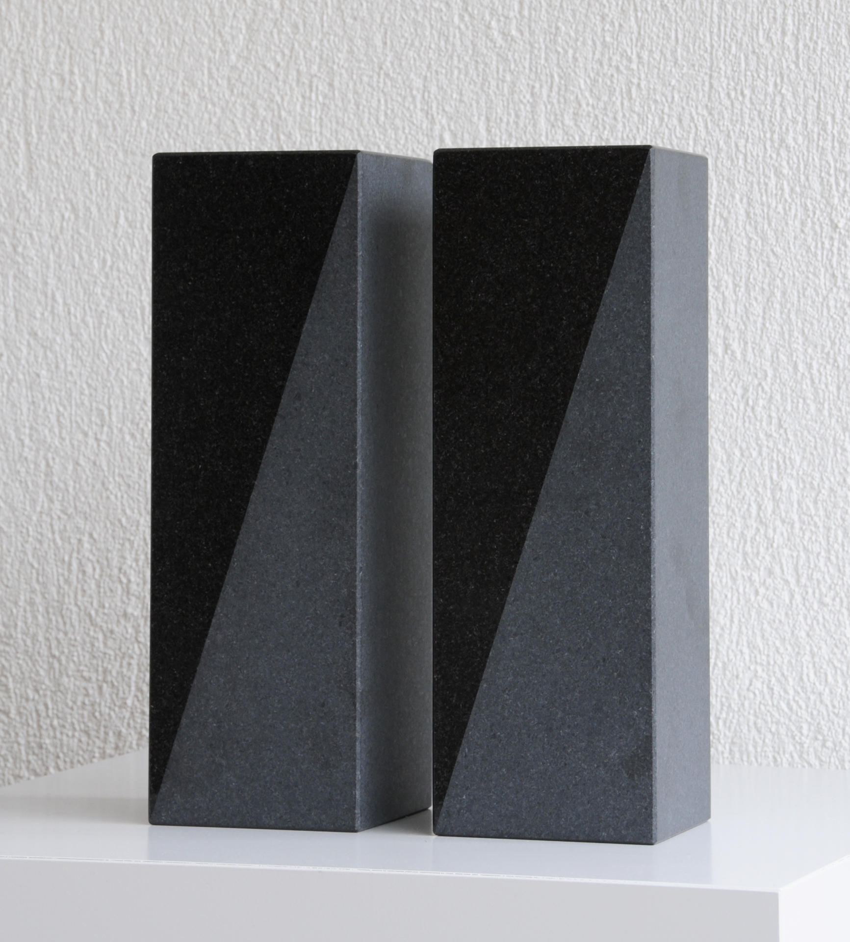 Gottfried Honegger, 2 sculptures: Diagonal