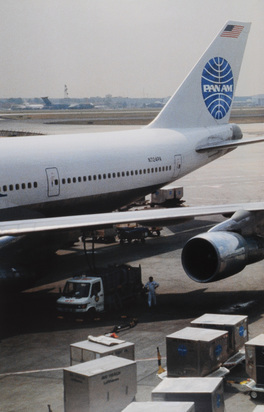 Folder. Triptychon - Airport