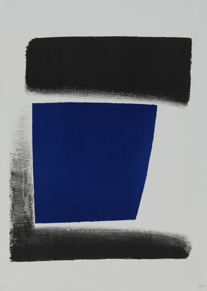 Blau zwischen Schwarz