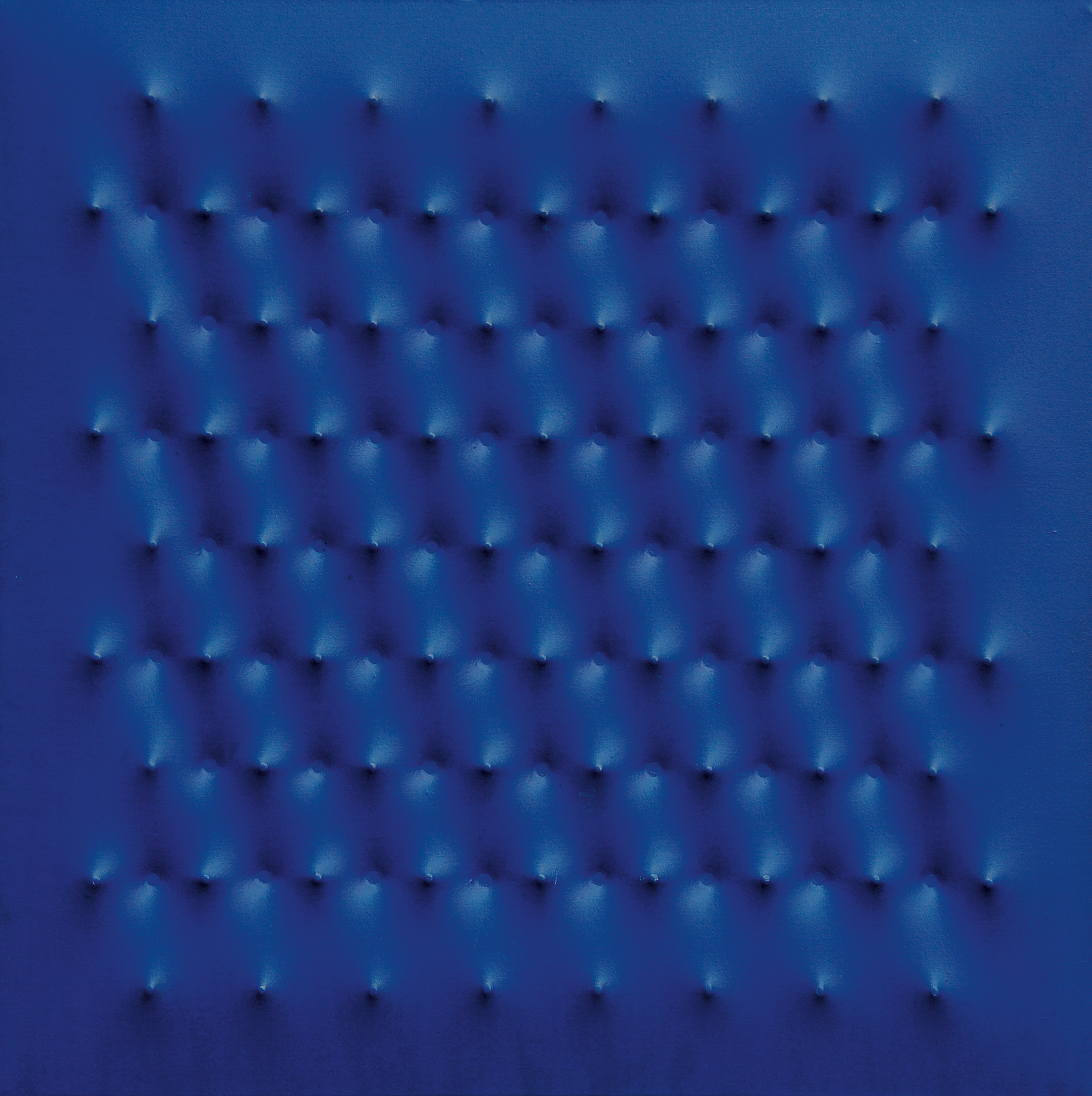 Enrico Castellani, Superficie blu n°30
