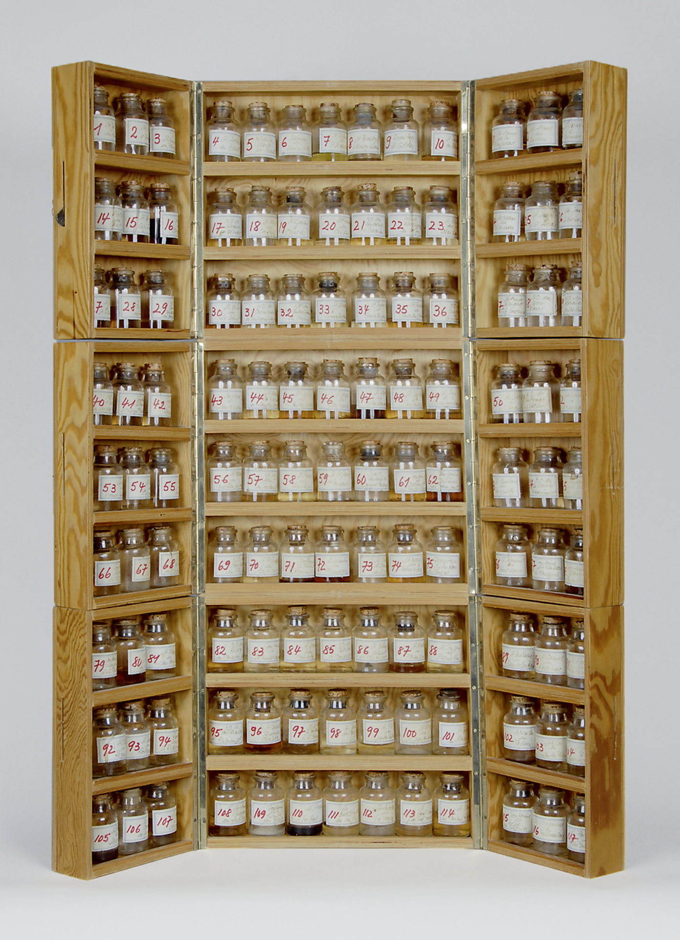 Daniel Spoerri, La Pharmacie Bretonne