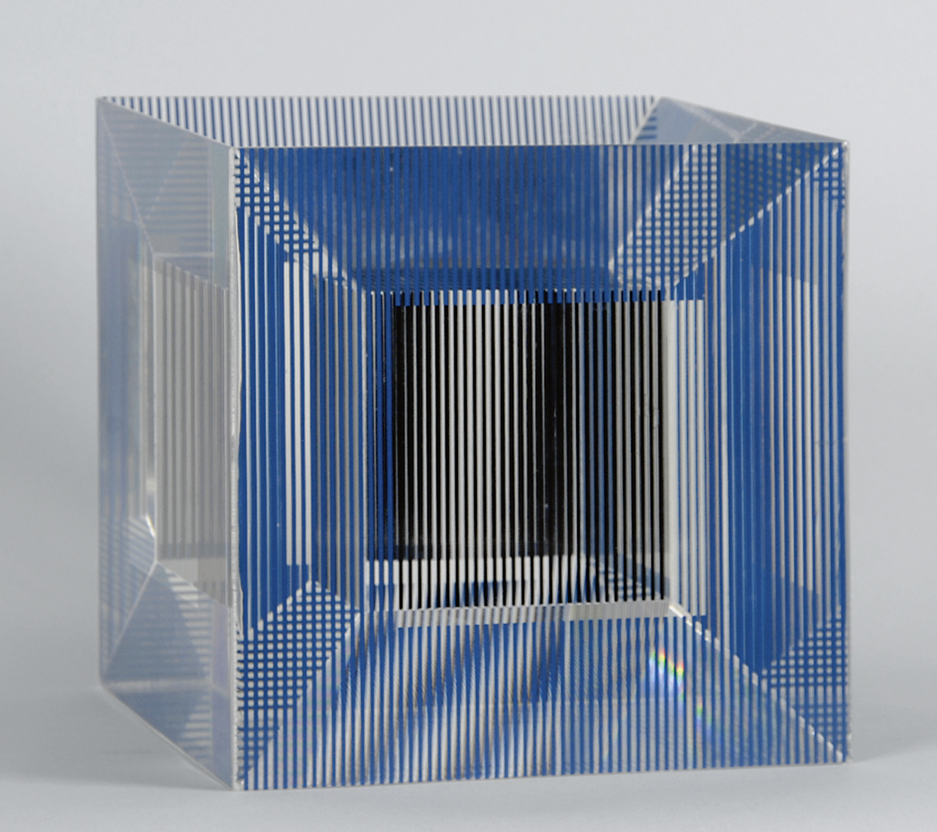 Jesús Rafael Soto, Cube with Ambiguous Space