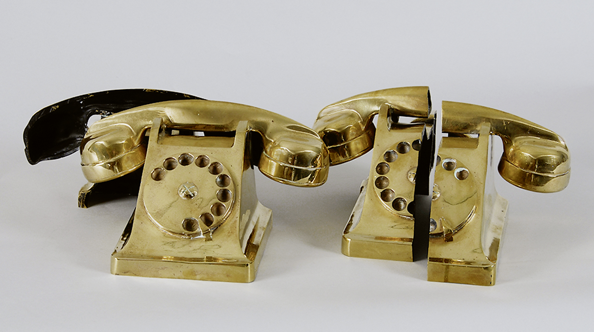 Arman, Téléphones découpés