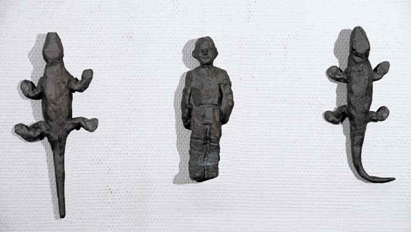 Stephan Balkenhol, Two Lizards and a Man, 1993
