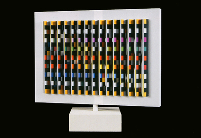 Free-Standing Double-Sided Spinning Polymorph
