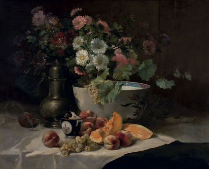 Bouquet de fleurs, pêches, raisin, cruche en étain, bol de porcelaine