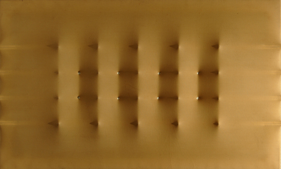 Enrico Castellani, Superficie opalina no 3, 1972