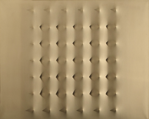 Enrico Castellani, Superficie bianca, ca. 1965