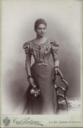 75 photographs: J. Löwy, Vienna (11); C. Pietzner, Vienna (3); Differen Swiss photographers (45); Anonymous (37)