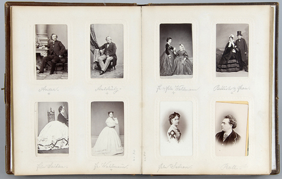 4 photo albums: Portrait Photographs