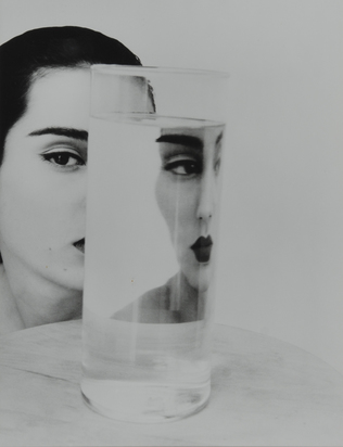 Femme et verre