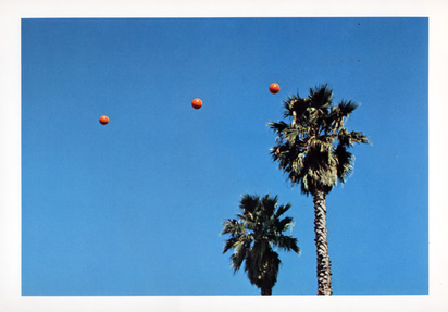Folder. Throwing three Balls in the Air to Get a Straight Line