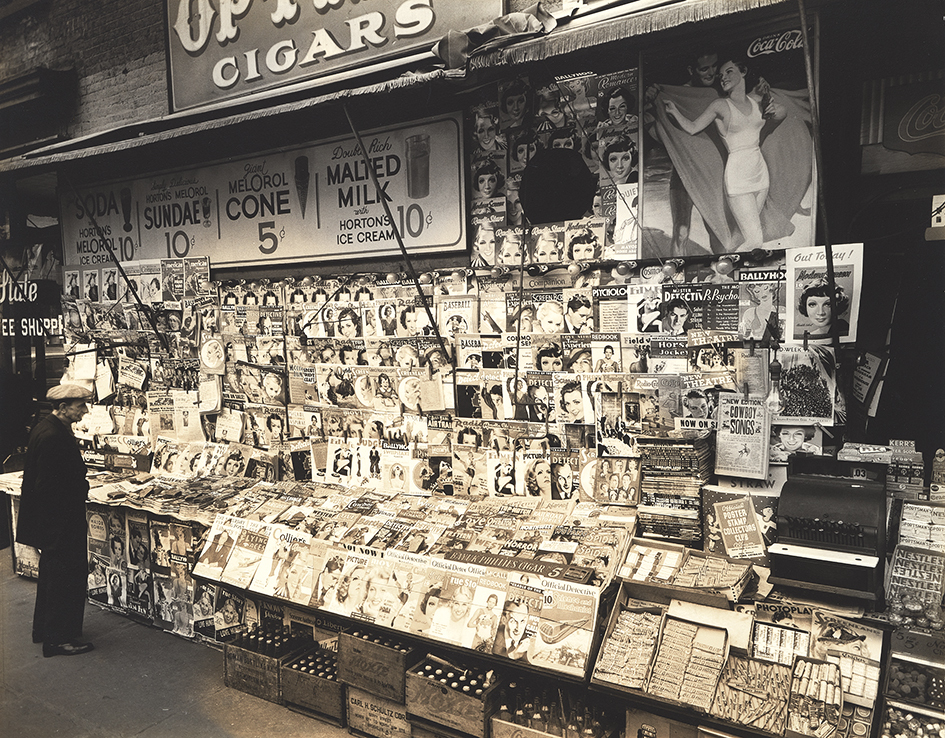 Berenice Abbott, Newsstand
