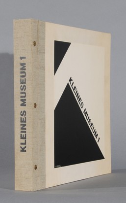 Buch. Kleines Museum 1