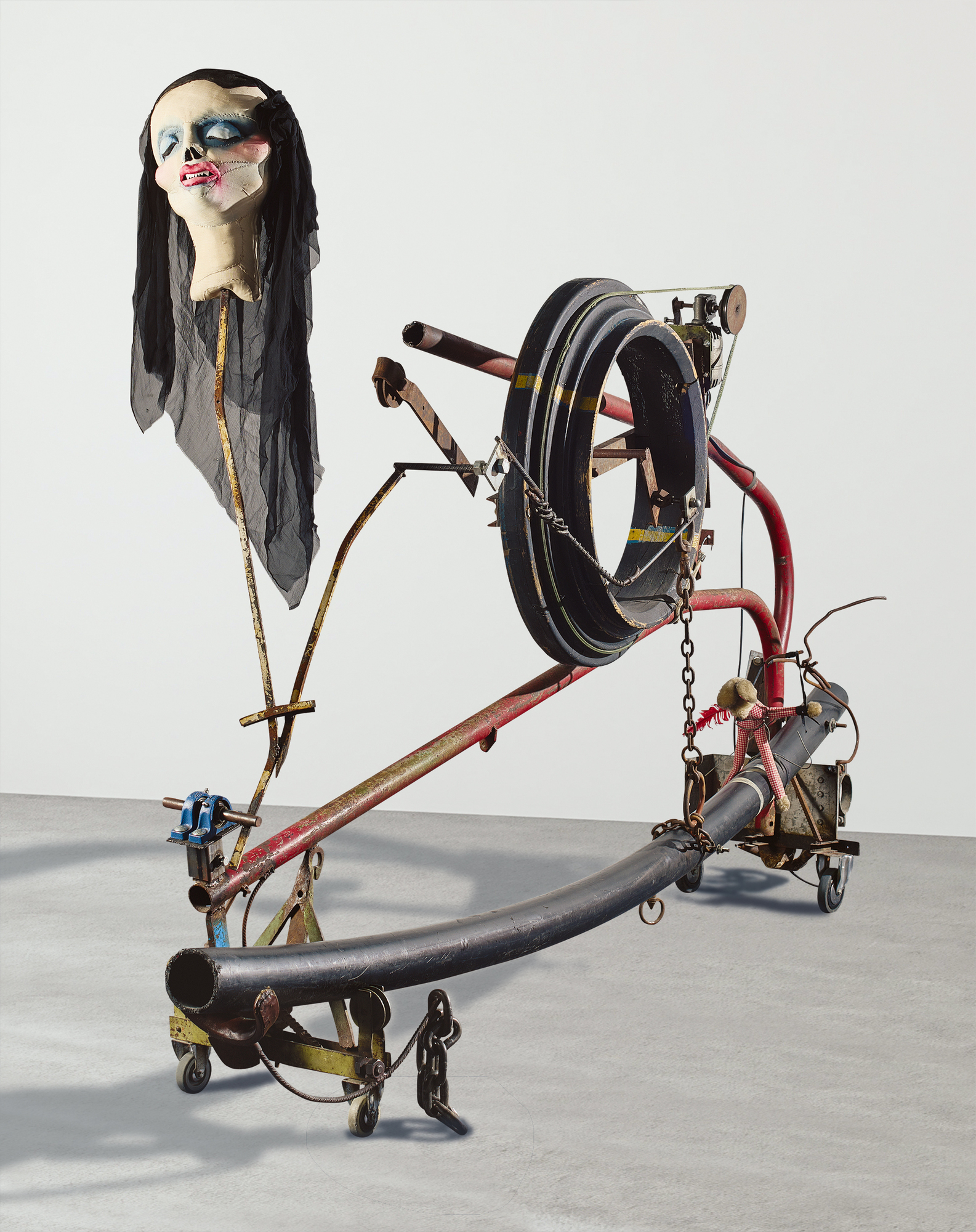 Jean Tinguely & Eva Aeppli, Samurai an der Öllampe, 1985 (Jean Tinguely); Komm mit mir in den siebten Himmel, 1991 (Eva Aeppli)