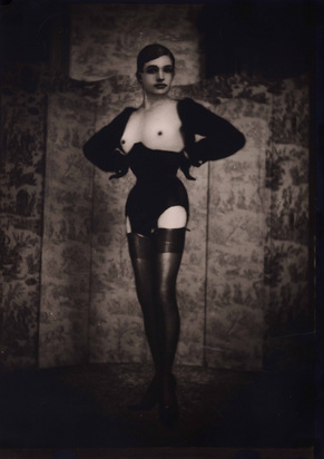 3 Fotografien: Autoportrait, ca. 1960; Curieuse, ca. 1960; Pour Hanel, 1968-1969