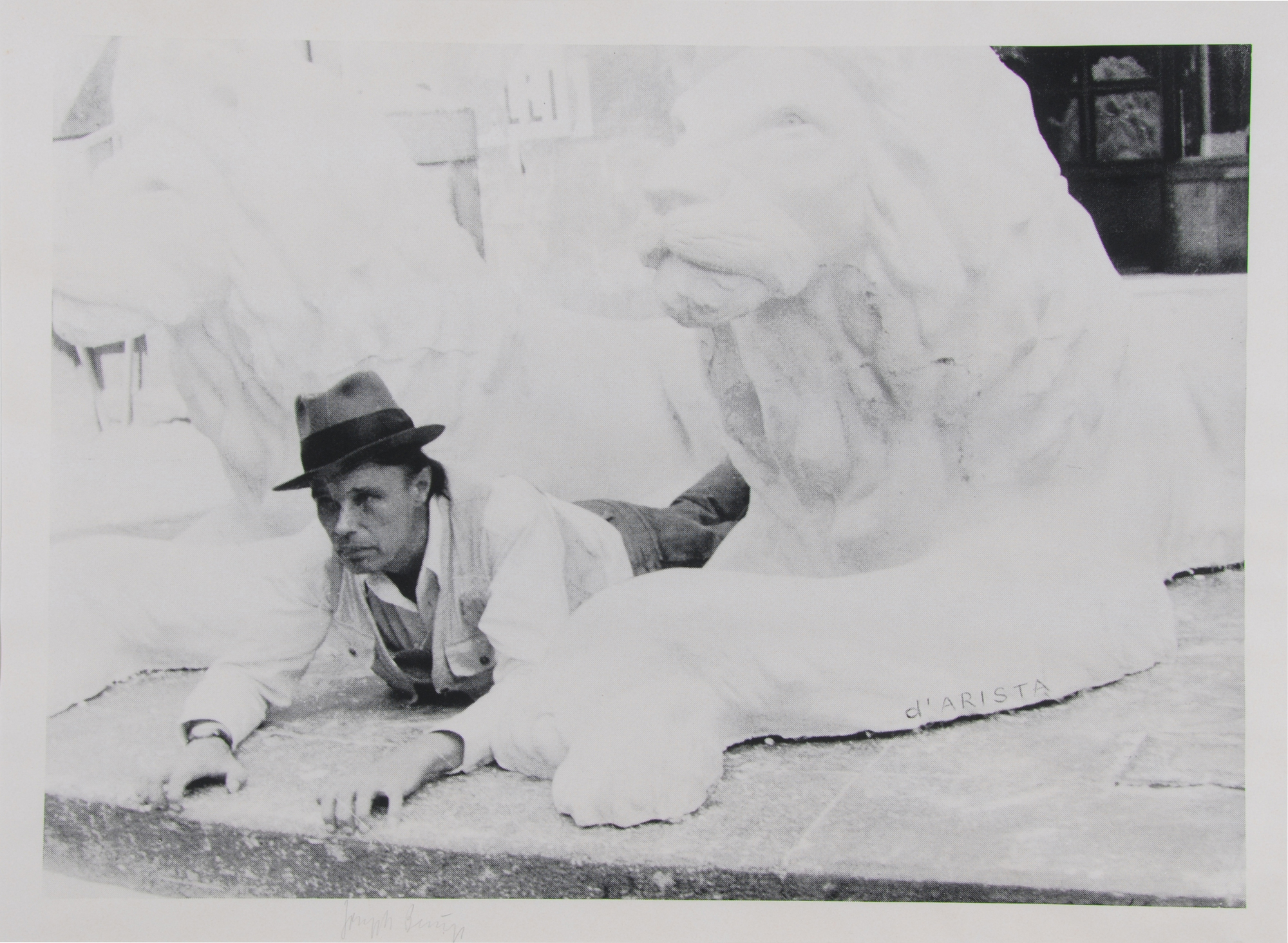 Joseph Beuys, 2 Blätter: Löwe, 1975; Recto/Verso: 3 Tonnen-Edition, 1973-85
