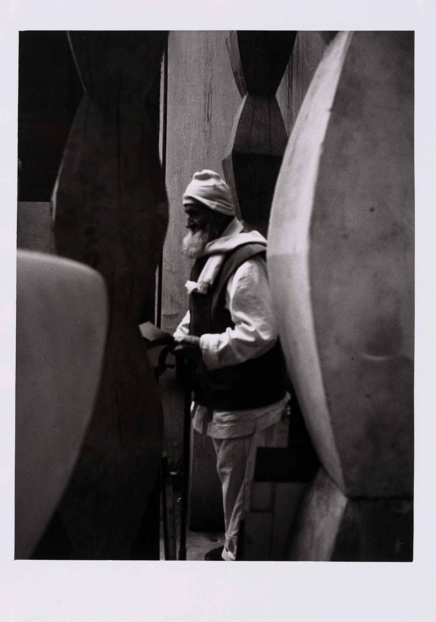 Bernhard Moosbrugger, Brancusi in seinem Atelier (Brancusi in his Atelier)