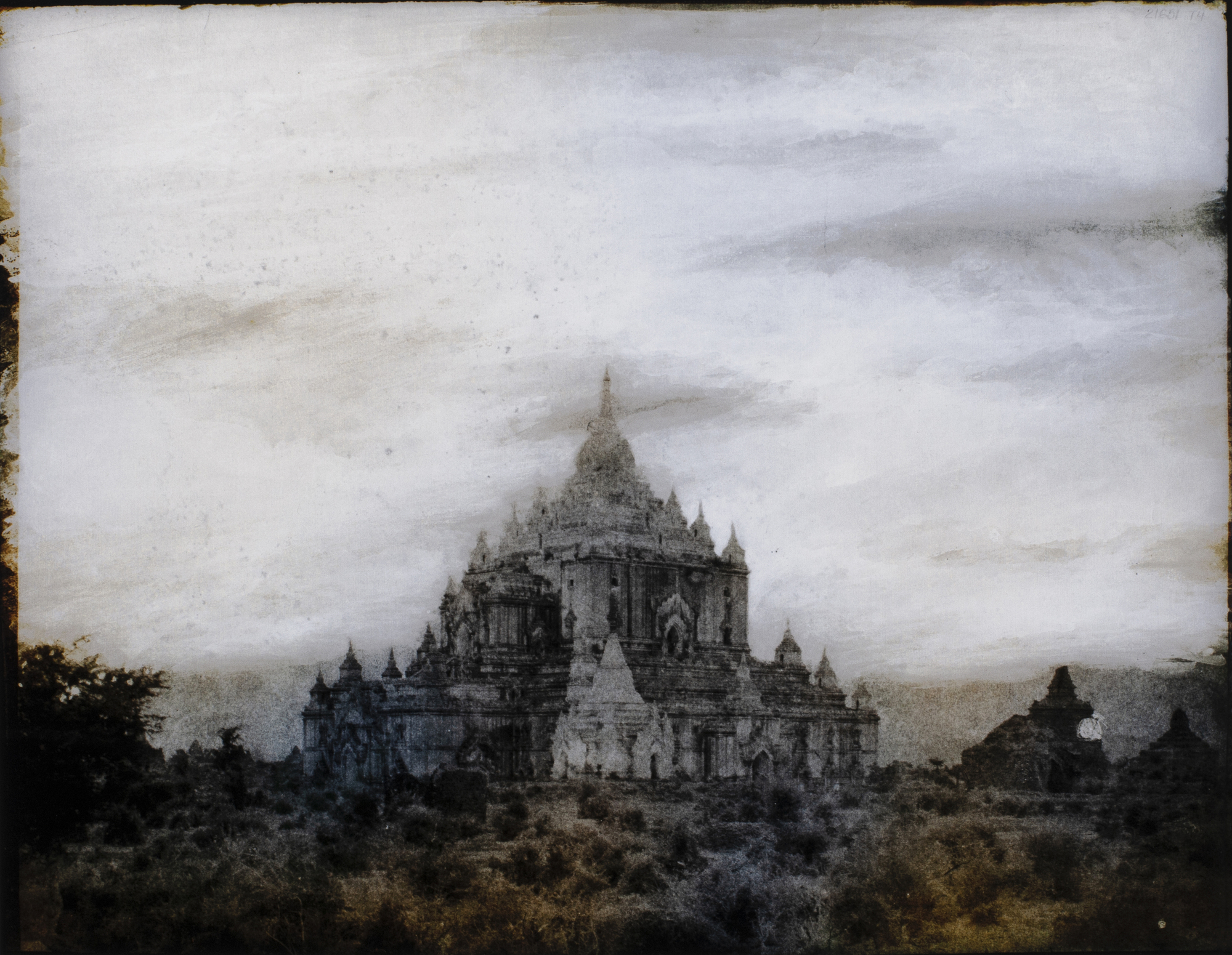 Thomas Ruff, Tripe 08 (Pugahm Myo. Thapinyu Pagoda)