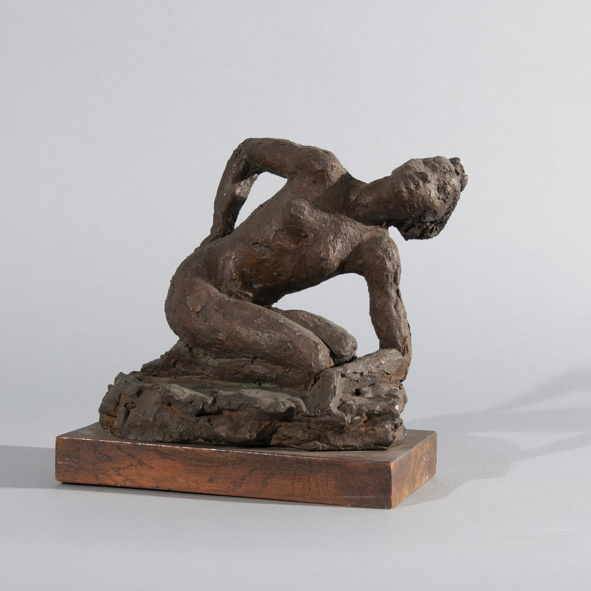 Hedwig Haller-Braus, Kneeling Woman