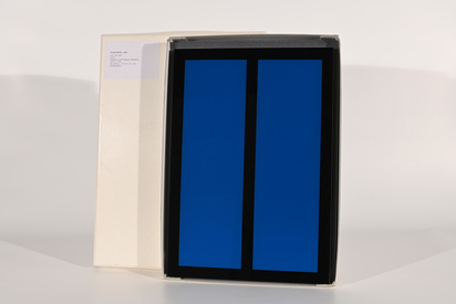 2 Werke: Into the Light, 2002; Ohne Titel, 1992