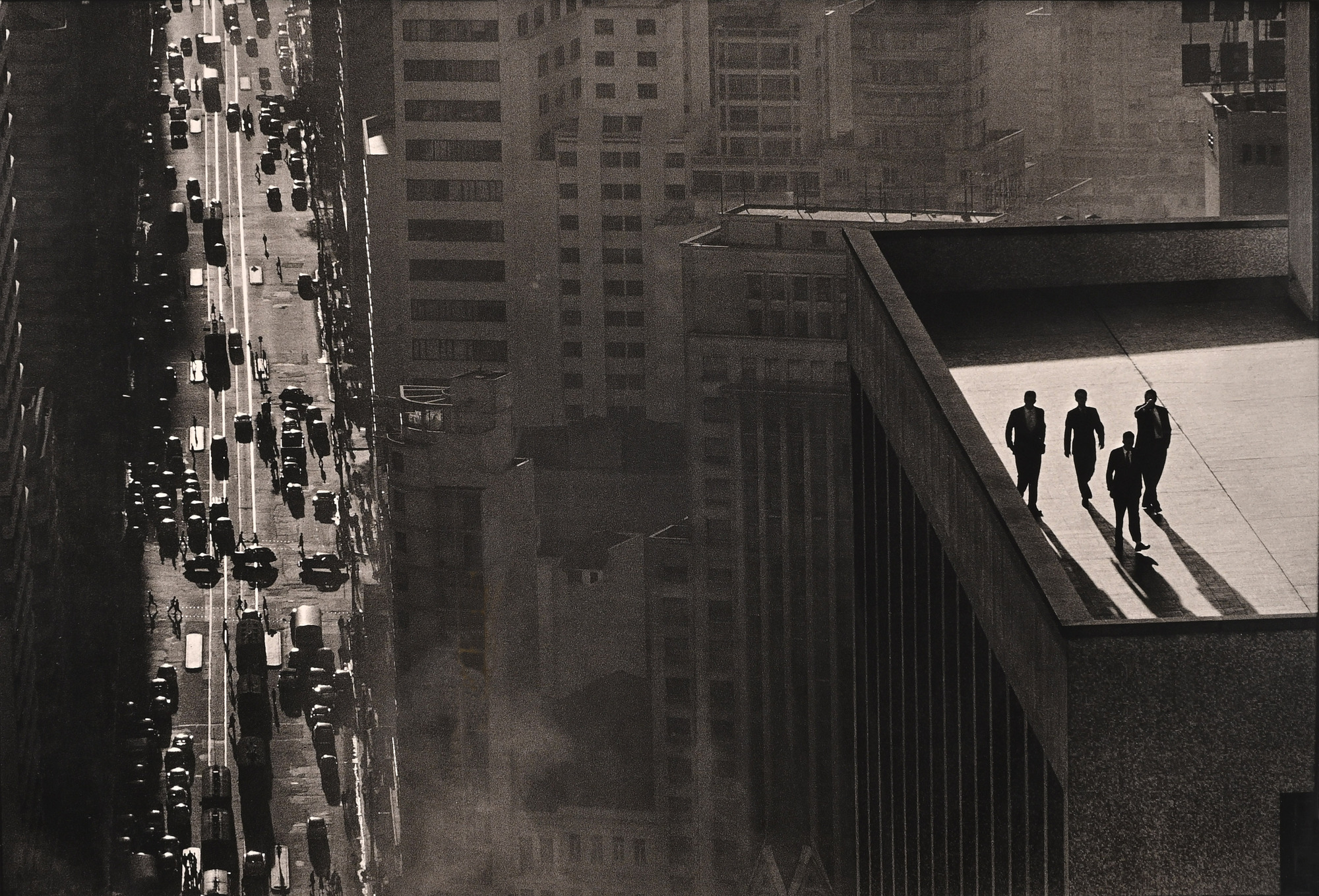 René Burri, Vier Männer auf dem Dach, São Paulo, Brasilien