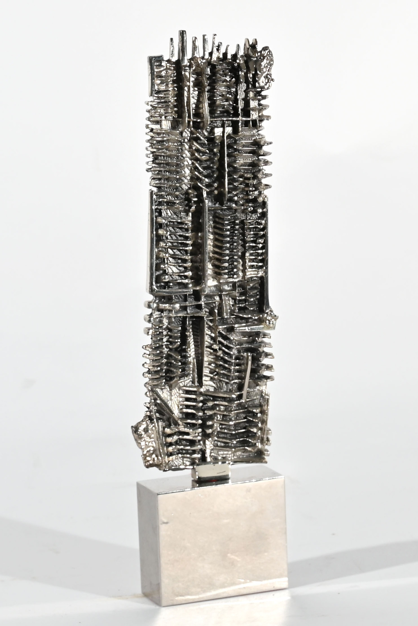 Arnaldo Pomodoro, Stele