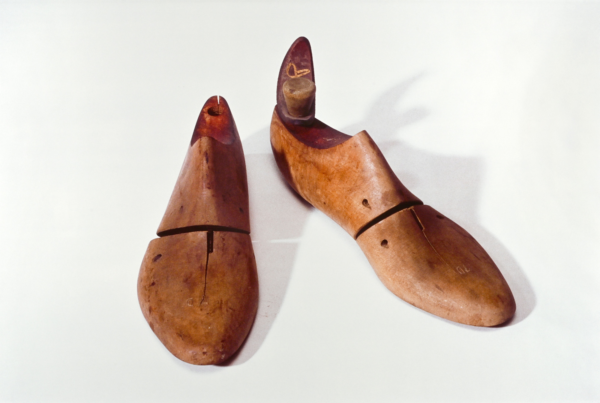 Paul McCarthy, Wooden Feet
