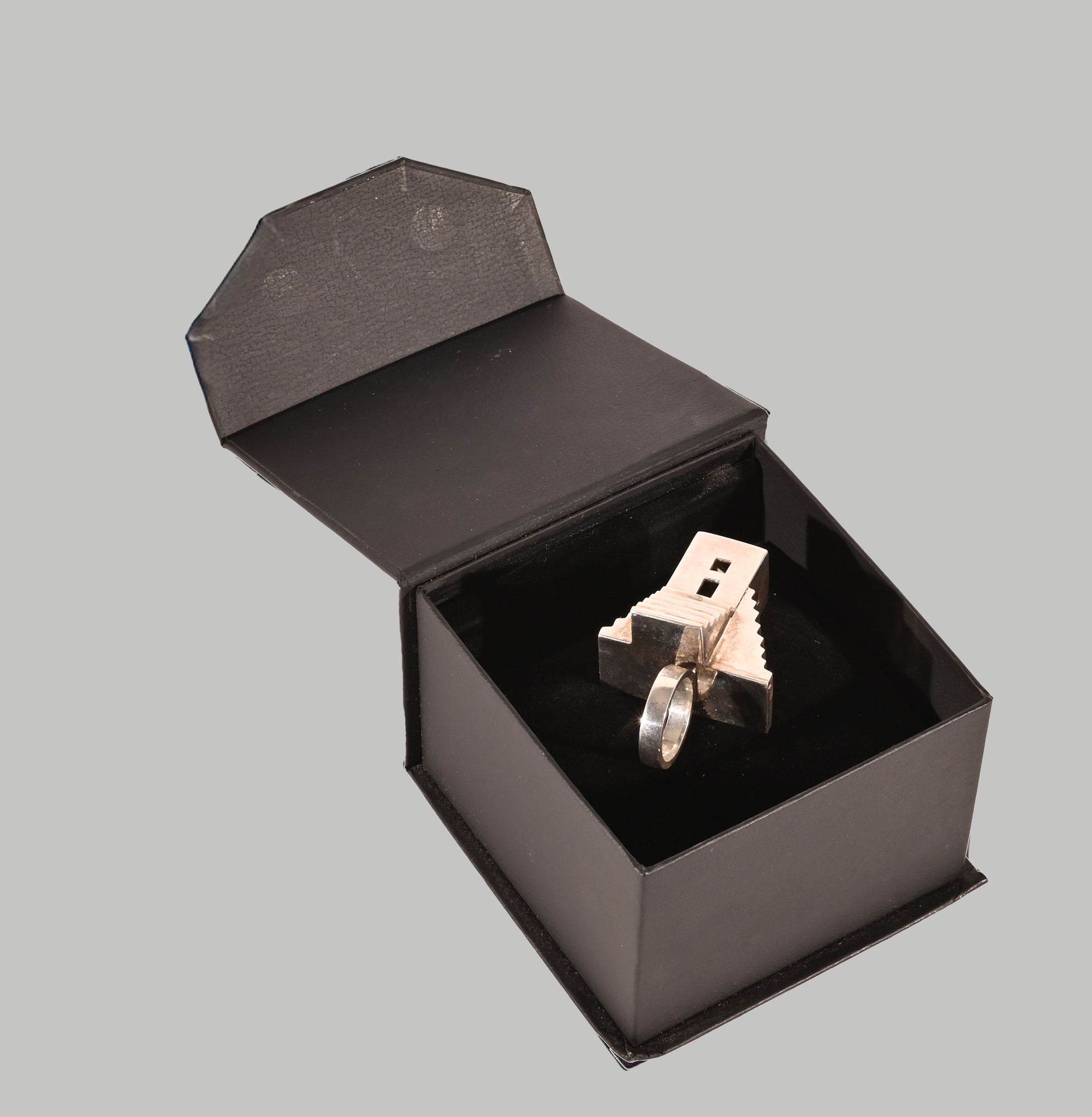 Not Vital, House to Watch the Sunset Ring