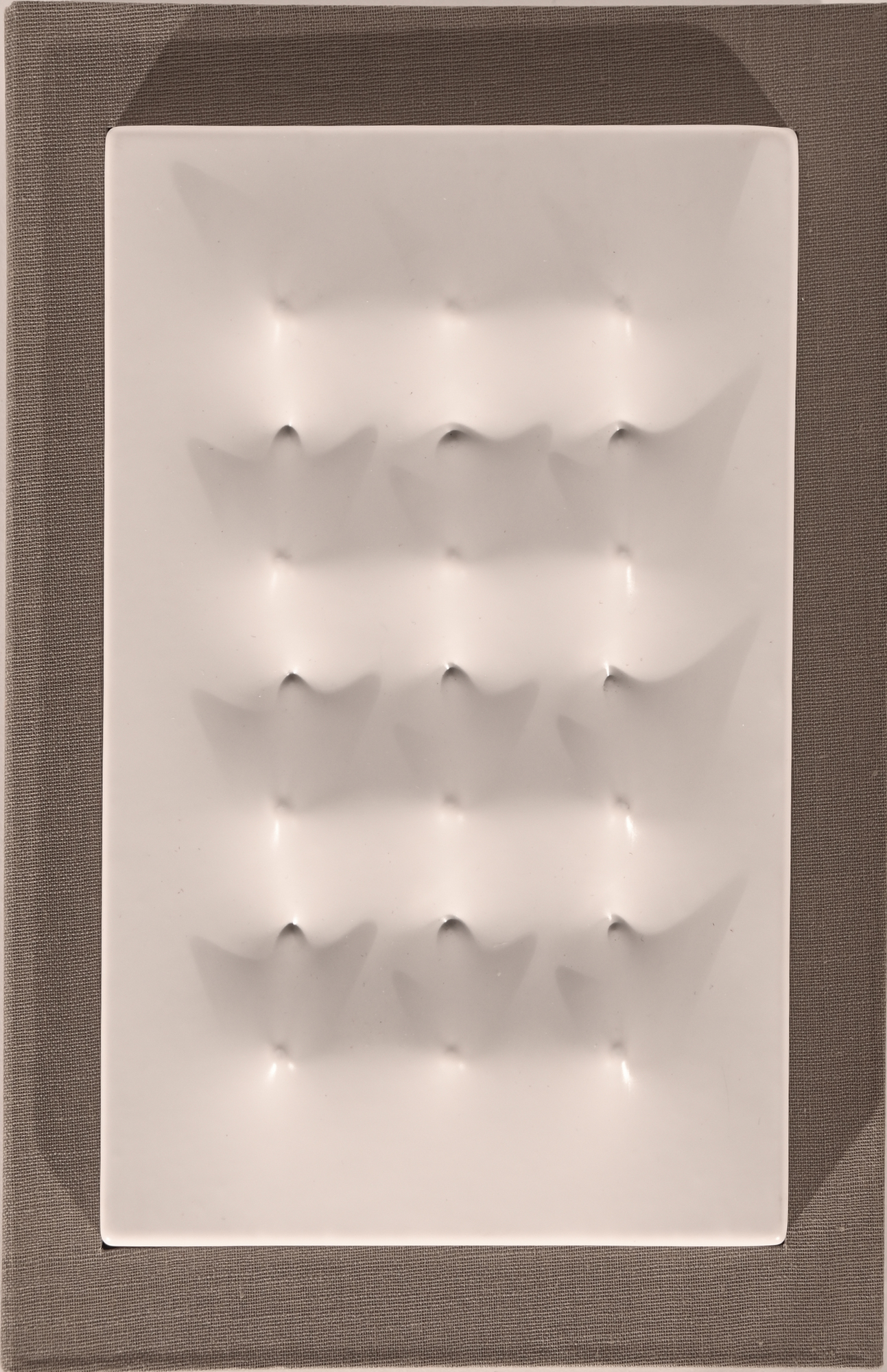 Enrico Castellani, Hommage à Carl Laszlo