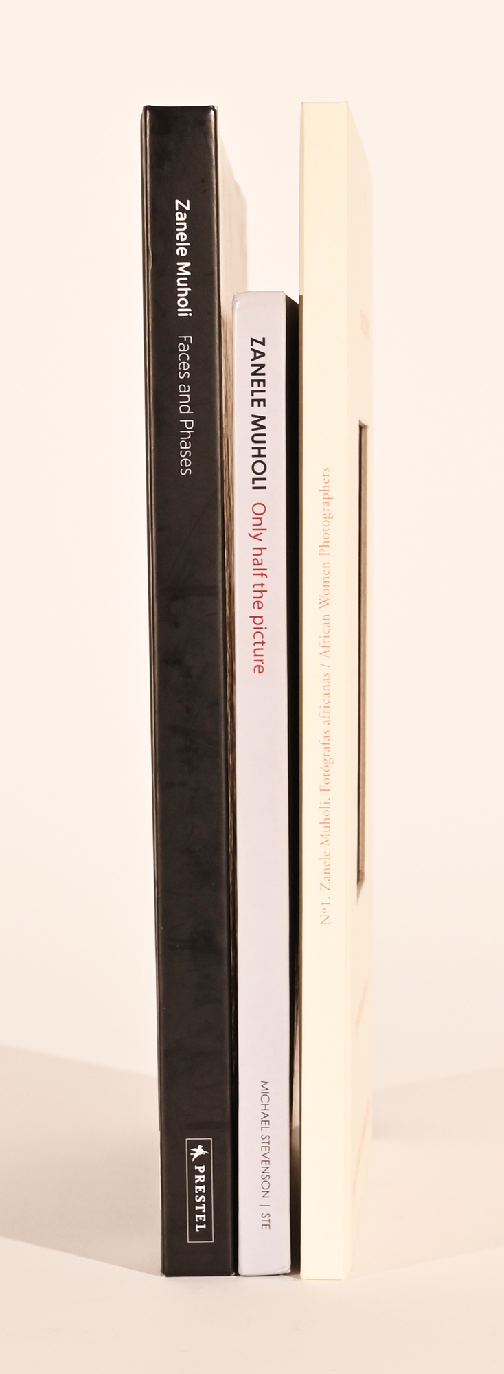 Zanele Muholi, 3 books: Faces and Phases; Fotografas Africanas. African Women Photographers; Only Half The Picture